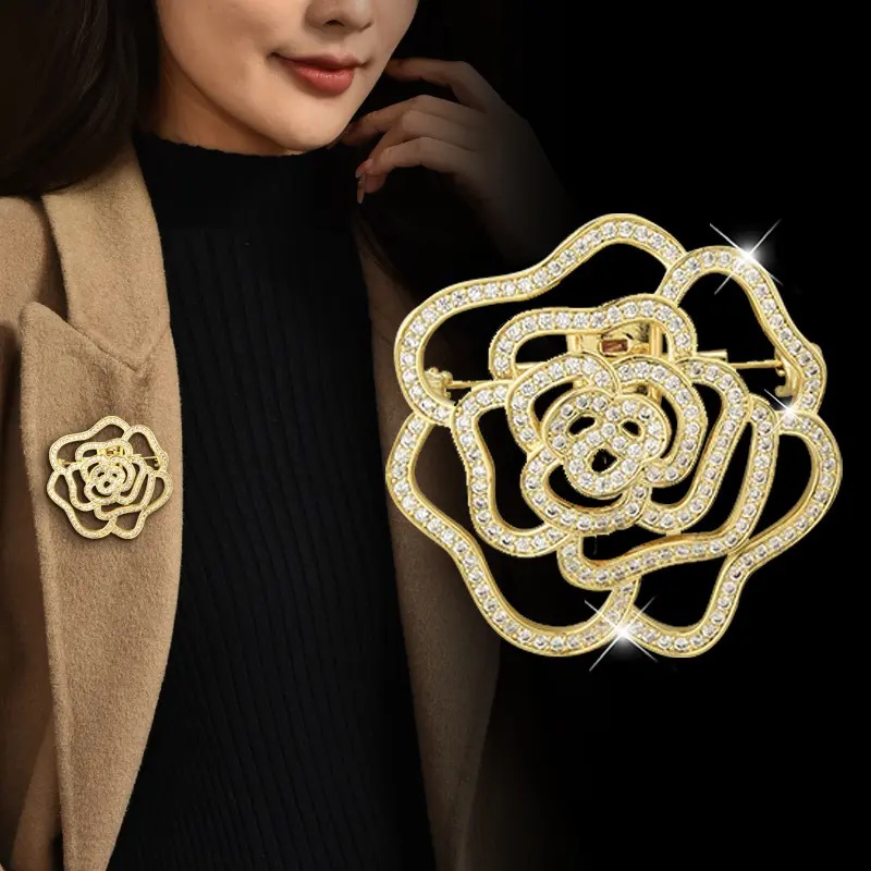 Women's Elegant Hollow Rose Pattern Brooch - Metal Floral Shape Pin, High-End Metal-Coated Suit Accessory, Fashionable Gift