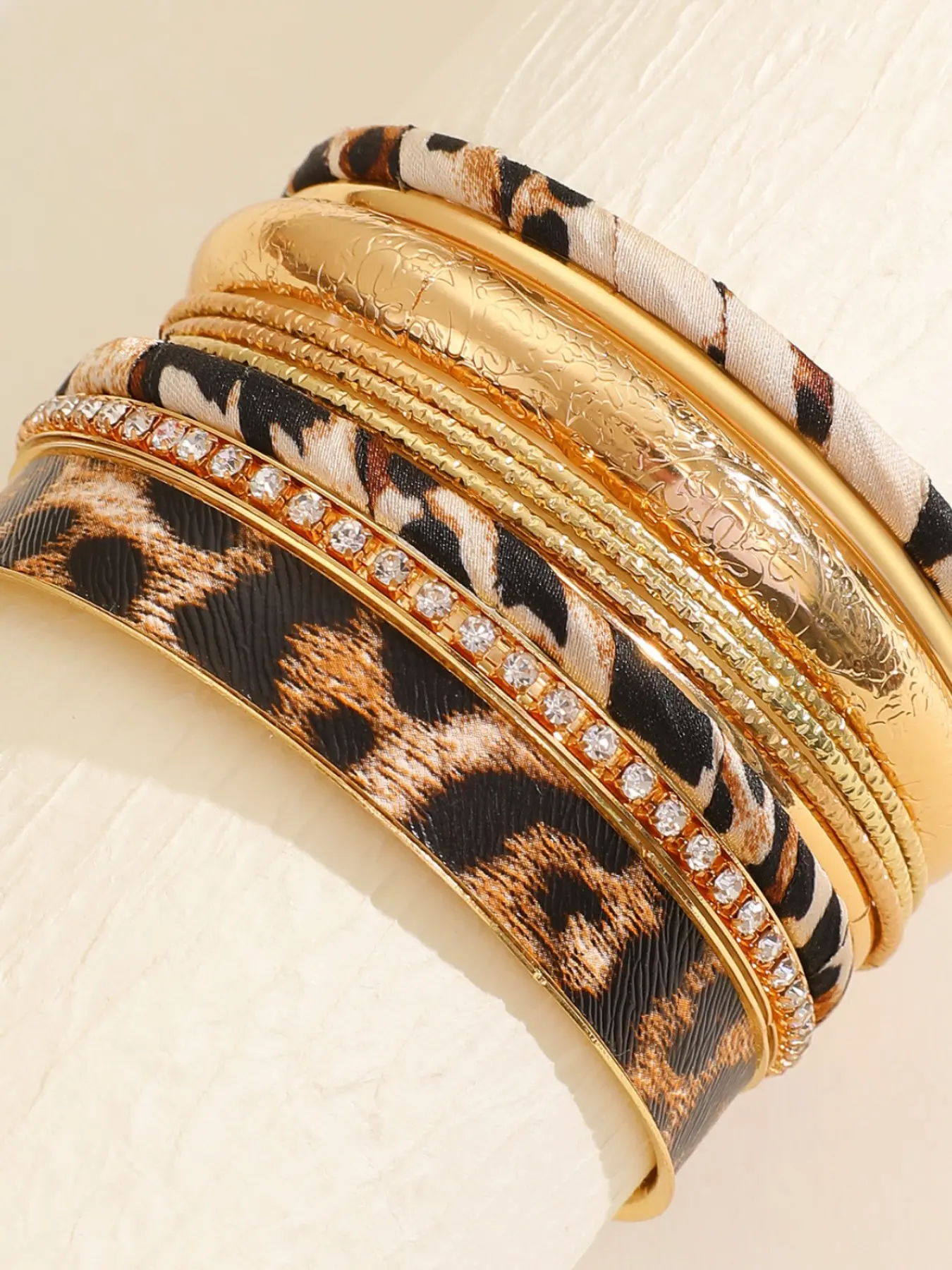 Y2K Retro Leopard Multi Layer Bangles, Thin Metal & Crystal Stack Bracelets, Trendy Animal Print Wrist Accessory Bracelet Jewelry, Stacked Bracelets, Stacking Bangle for Daily Wear