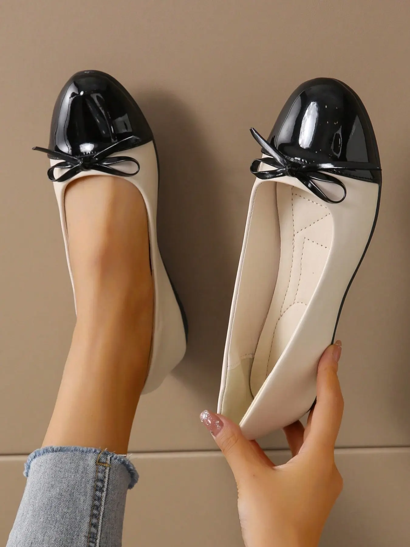 Women's Bow Decorated Ballet Flat Shoes, Round Toe Low Heel Casual Fashionable Flats Shoes, Spring & Fall Comfortable Soft Soled Shoes Beanies