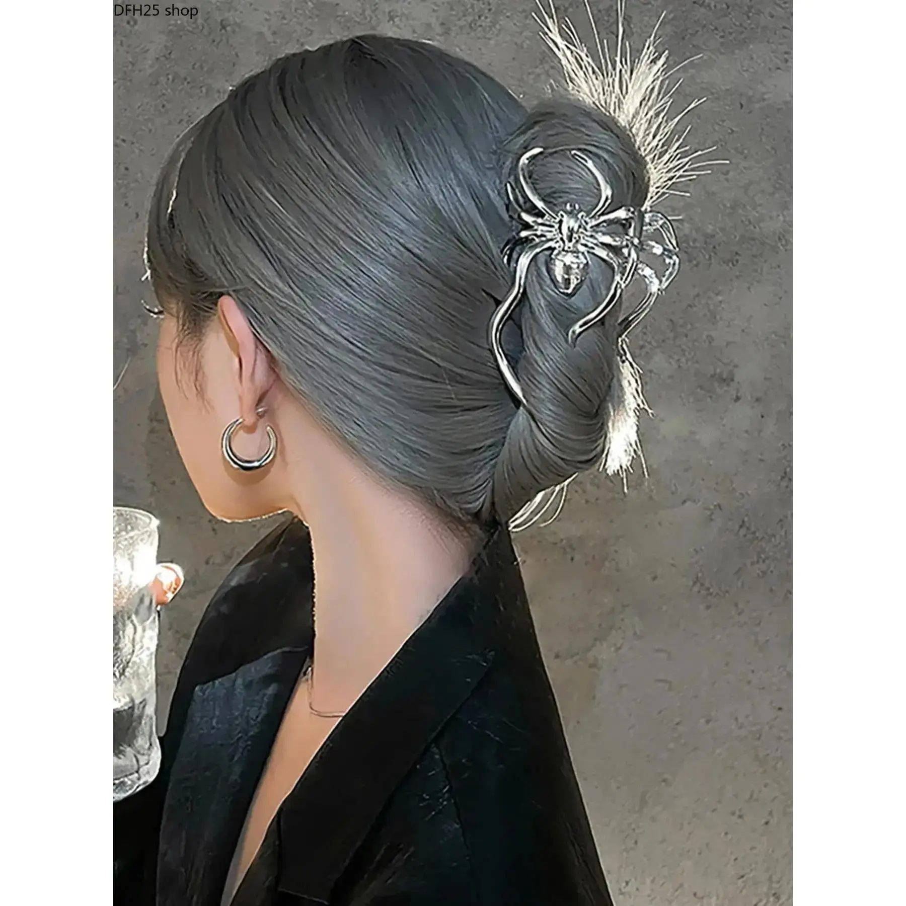 Punk Spider Hair Claw Clip for Women, Gothic Alloy Hair Accessory with Strong Hold Design for Daily Styling, Parties and Alternative Fashion
