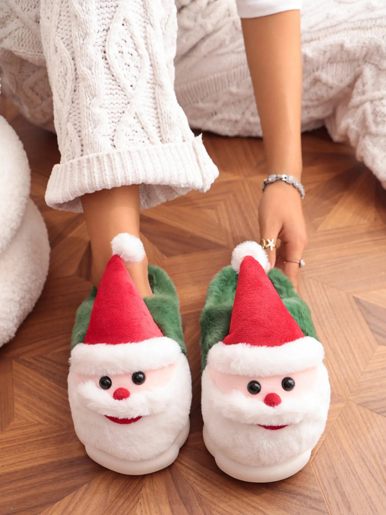 Women's New Christmas Santa Fuzzy Slippers, Festive Hooded Home Slippers, Cute Cartoon Warm Slippers, Cozy Holiday Atmosphere, Casual Style