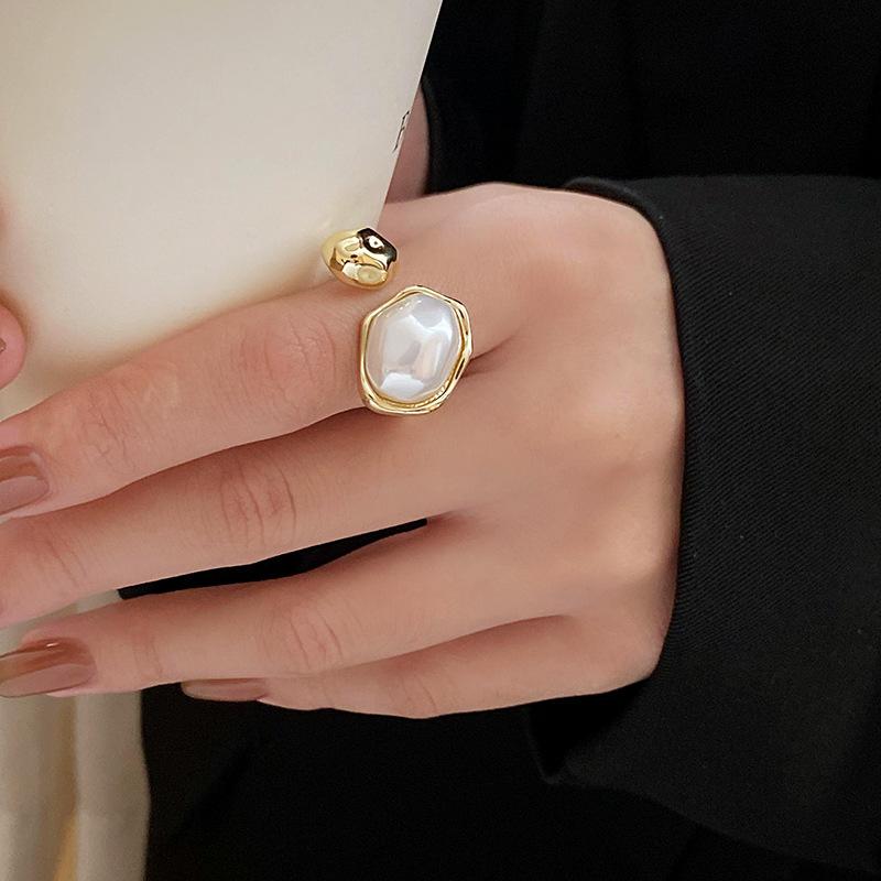 Irregular oval pearl open ring, European and American design, fashionable and creative, gold and silver color, popular online style women's ring