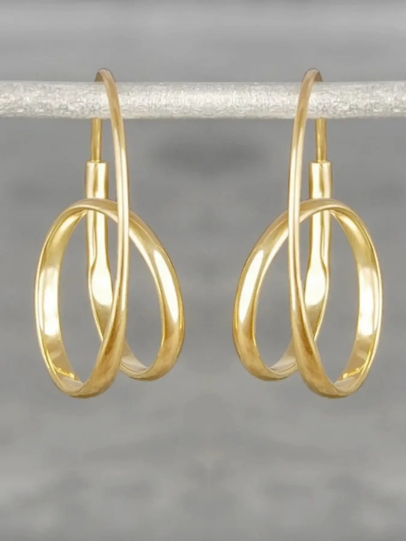 Twisted Interlocking Double Hoop Earrings Gold Plated Minimalist Curved Loop Drop Earrings Women Everyday Dainty Ear Jewelry ﻿