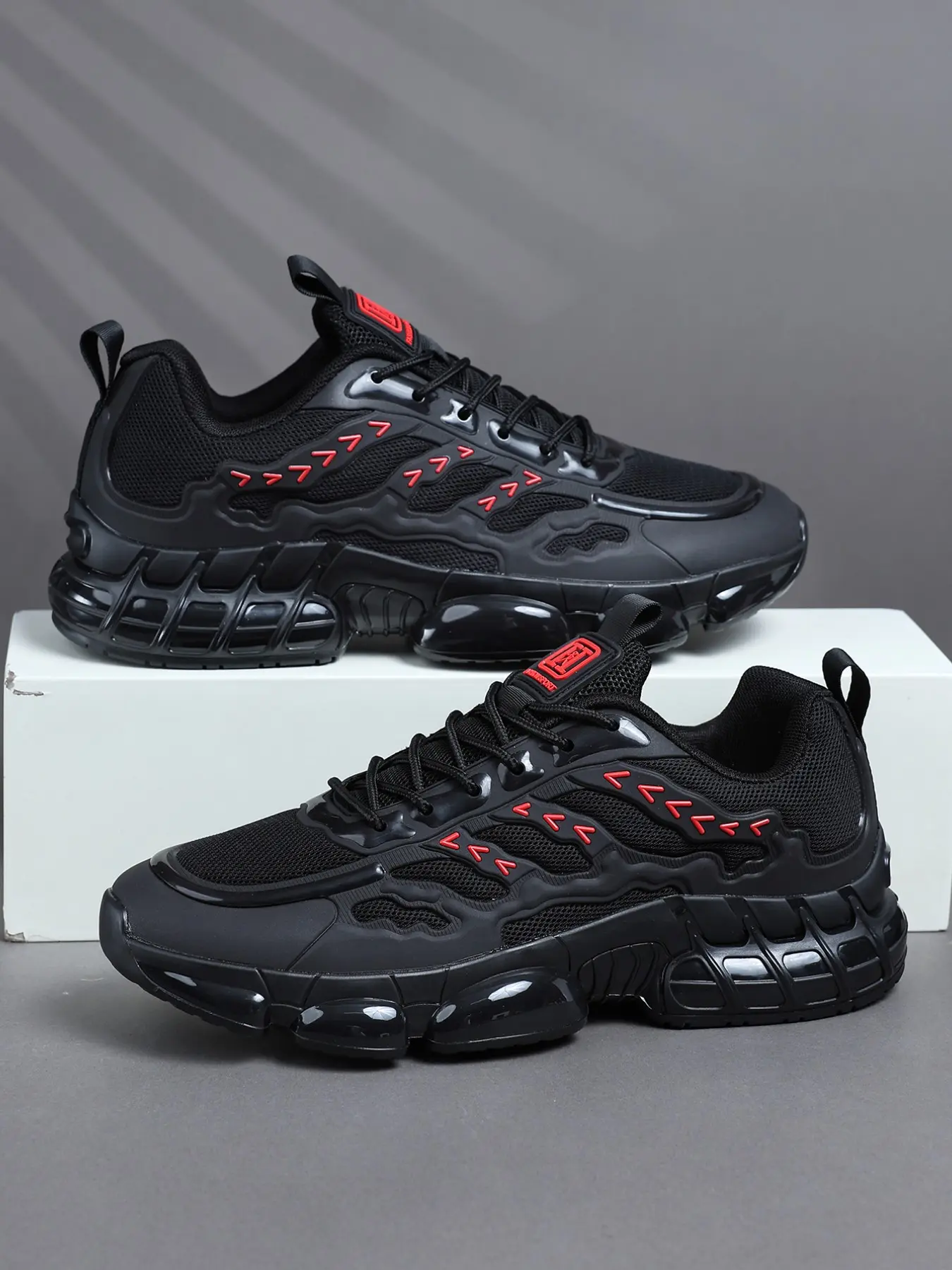 Men's Low-Top Outdoor Casual Training Shoes, Wave Armor Textile Upper, Thick Bubble Sole, Breathable Flexible Running Shoes