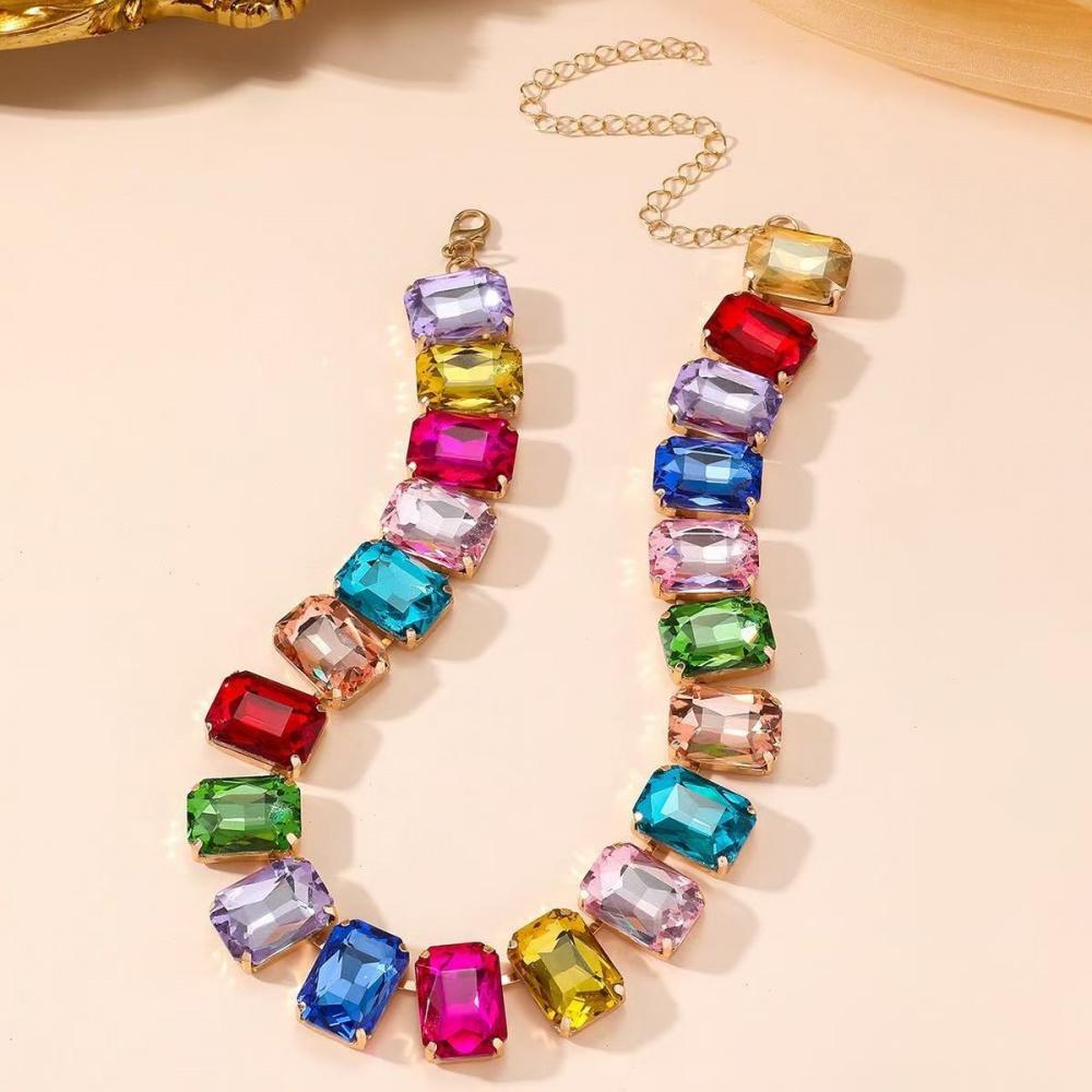 Colorful Dopamine Jewelry, Candy-Colored Large Gemstone Necklace, Bold Rainbow Crystal Necklace, Fashionable Aesthetic Jewelry for Summer Parties