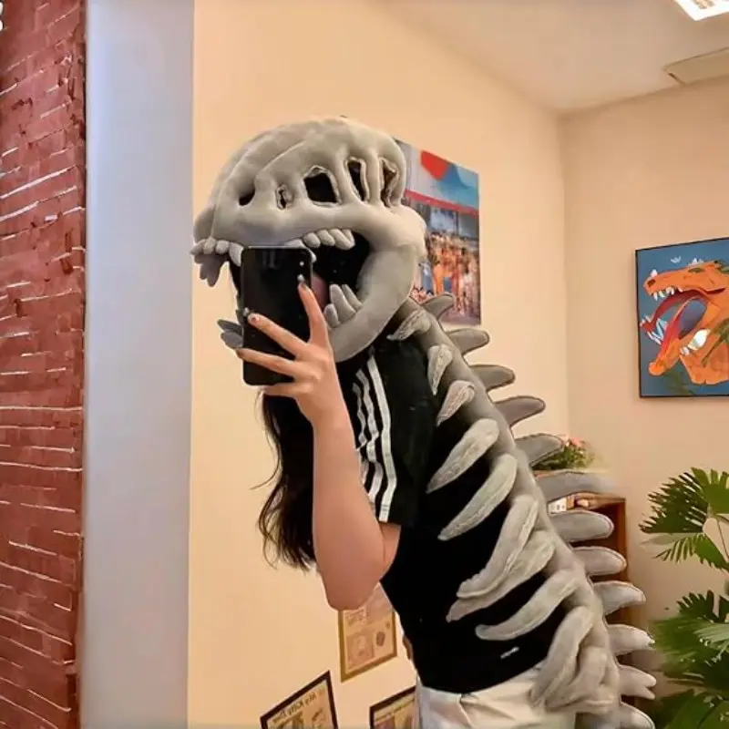 Wearable Dinosaur Skeleton Costume, Dinosaur Themed Design, 3D Spinosaurus Skull Mask with Plush Spine Tail, Halloween Cosplay and Party Dress Up, Party Accessory