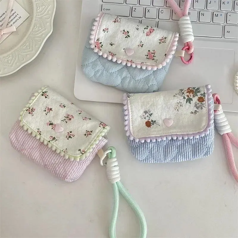 Coin Purse & Card Holder – Petite Carry Ensemble & Floral Blossom Motif, Viral TikTok Kawaii Aesthetic & Coquette Trend, Compact Lightweight & Secure Zip Accessory for Student Campus Life, Daily Commute, Earphone Storage & Gift for Her