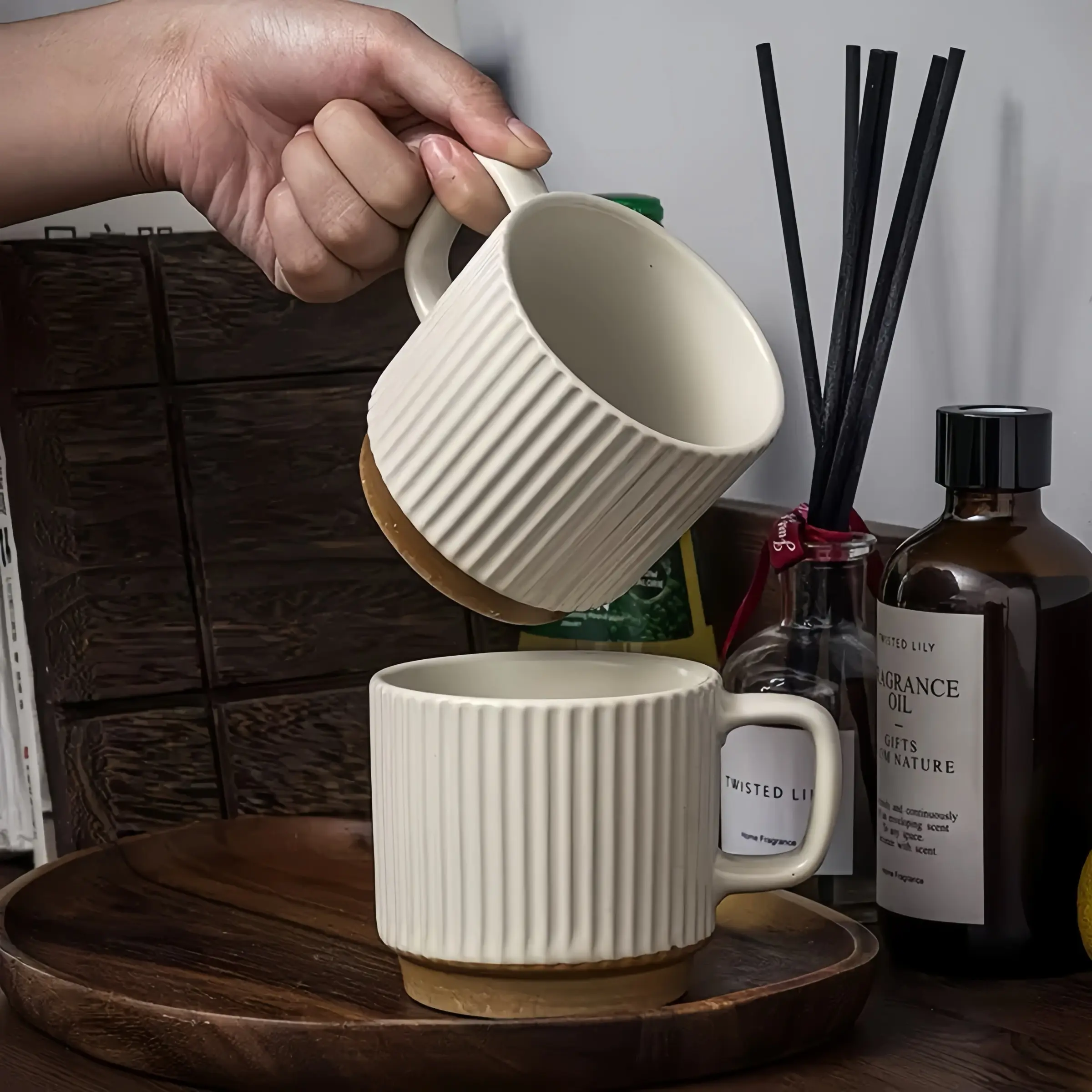 2pcs Classic Vintage Ceramic Cups, Home Coffee Cup, Office Water Cup, Afternoon Tea Cup, Pretty Drinking Cup, Perfect Gift, Coffee Mugs