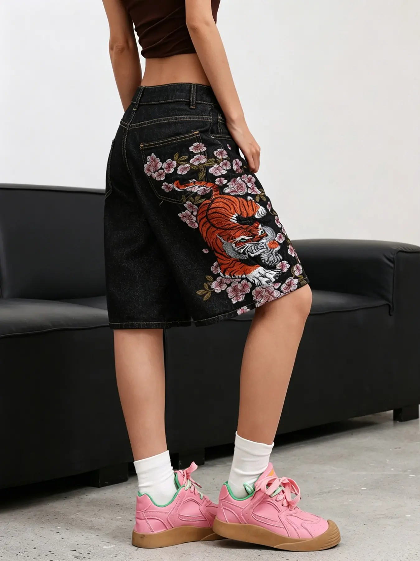 Women's Vintage Washed Loose Fit Straight Leg Five-Quarter Denim Jeans Shorts, Tiger Cherry Blossom Embroidery, Street Style, Trendy Fashion Pants