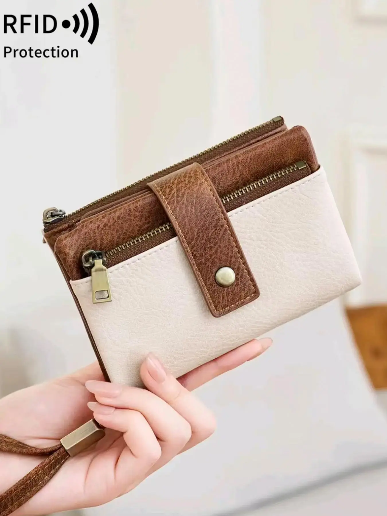 Holiday Haul Women's RFID Blocking WalletLightweight Zipper DesignFashionable SecureVintage Style Multi-Card Holder for Casual Business Travel