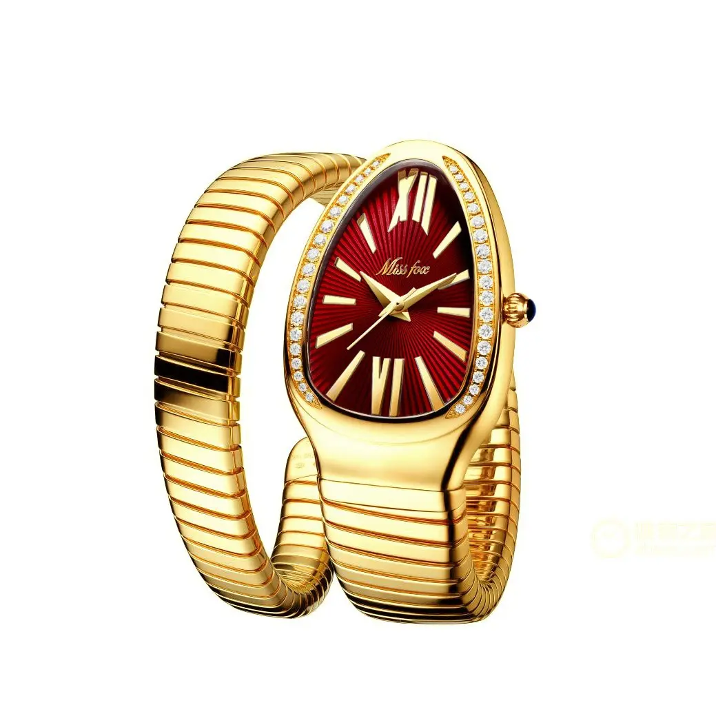 Snake-shaped winding women's watch, trendy and stylish, with a unique red snake head inlaid with diamonds, gold quartz watch. everyday jewelry,party accessory,iced out jewelry,fashion jewelry,boho style jewelry