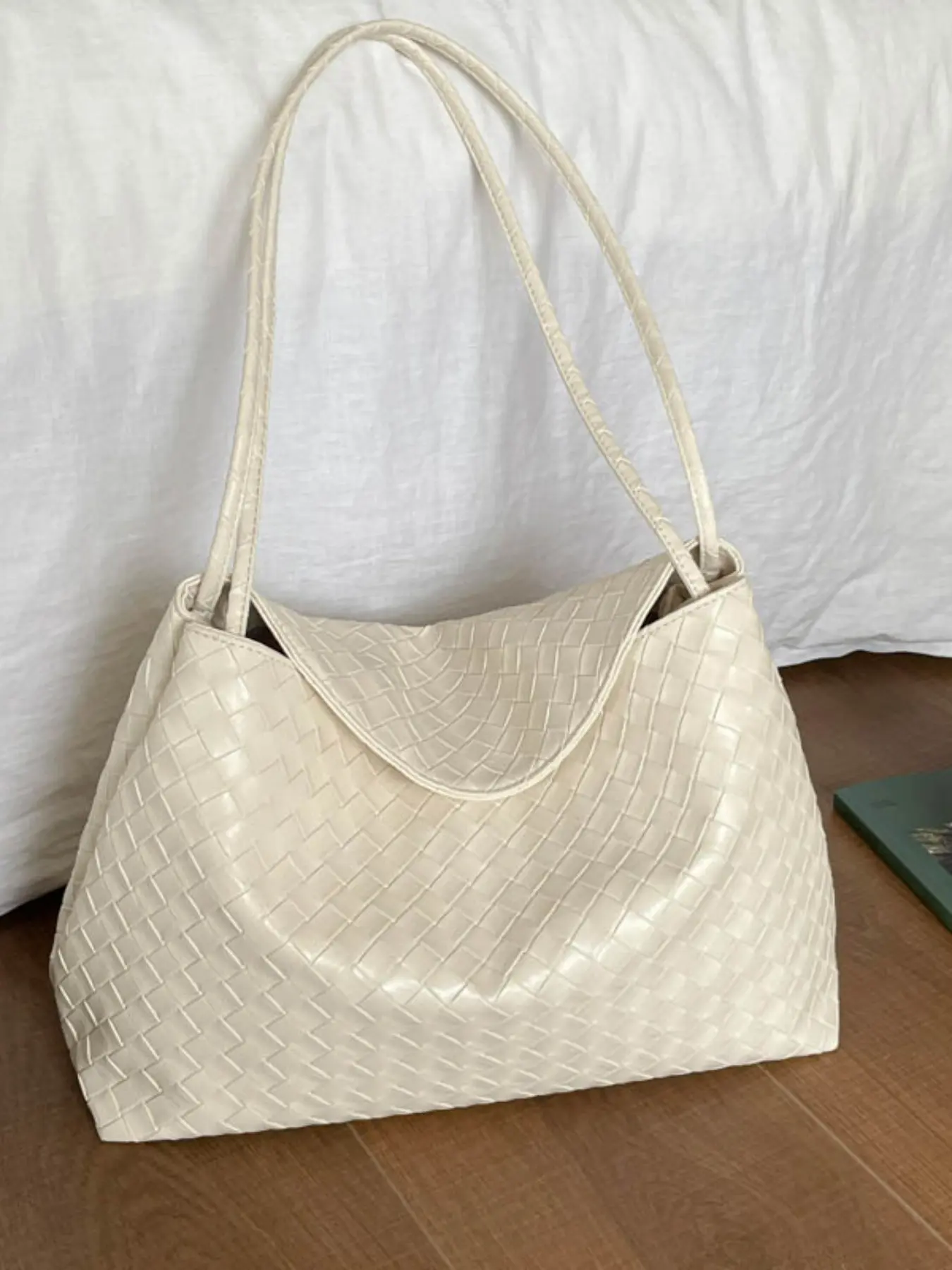 New Pure Color Woven Pattern Fashionable High-End Commuter, Simple and Versatile Large Capacity Modern Style Single Strap Backpack, Commuter Bags, Commuting Shoulder Bag