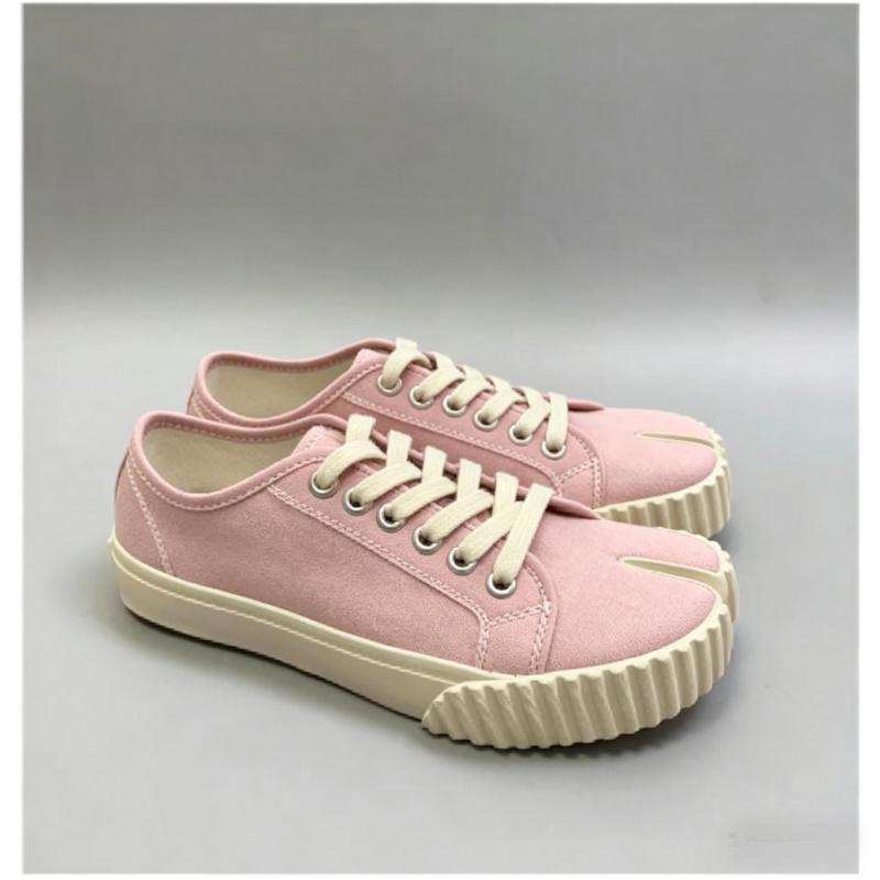 Summer Vibes!Trendy Split-Toe Canvas Sneakers for Men & Women| Perfect for Spring & Summer Holiday Travel| Comfortable & Stylish Casual Shoes| Limited Edition Spring & Summer Travel shoes Vacation style Comfortable sneakers Limited edition sneakers