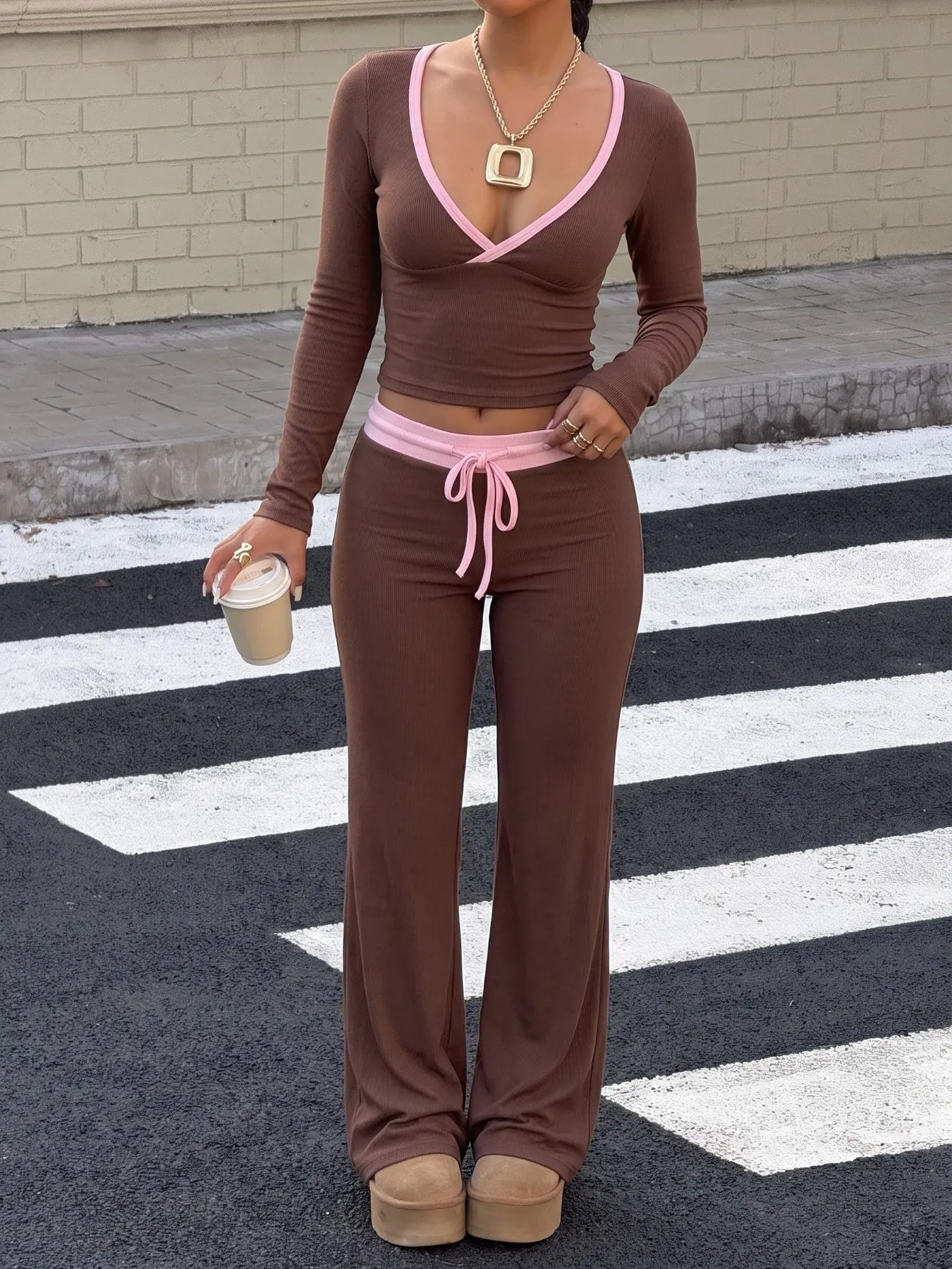 Women's Contrast Trim V Neck Long Sleeve Crop Top & Drawstring Flare Pants Lounge Set For Women, Y2K Casual Matching Outfit, 2 Piece Co-ord Suit, Fashion Outfit for Streetwear, Daily & Shopping Look, 2026 Trendy Soft Loungewear