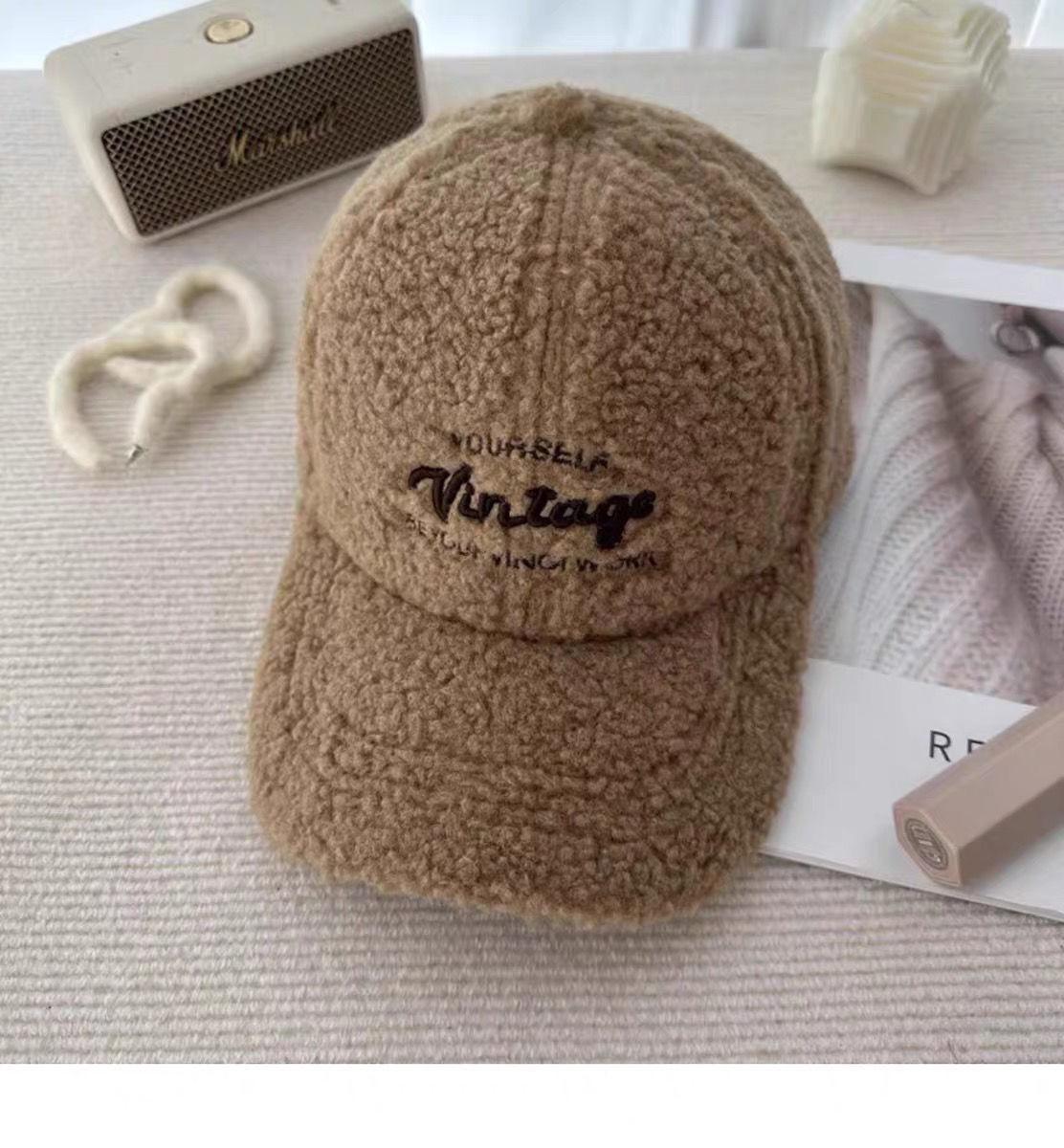Women's Lamb Wool Baseball Cap 2025 New Autumn Winter Fashionable Warm Thickened Duckbill Cap that Makes the Face Look Smaller Plush Hat