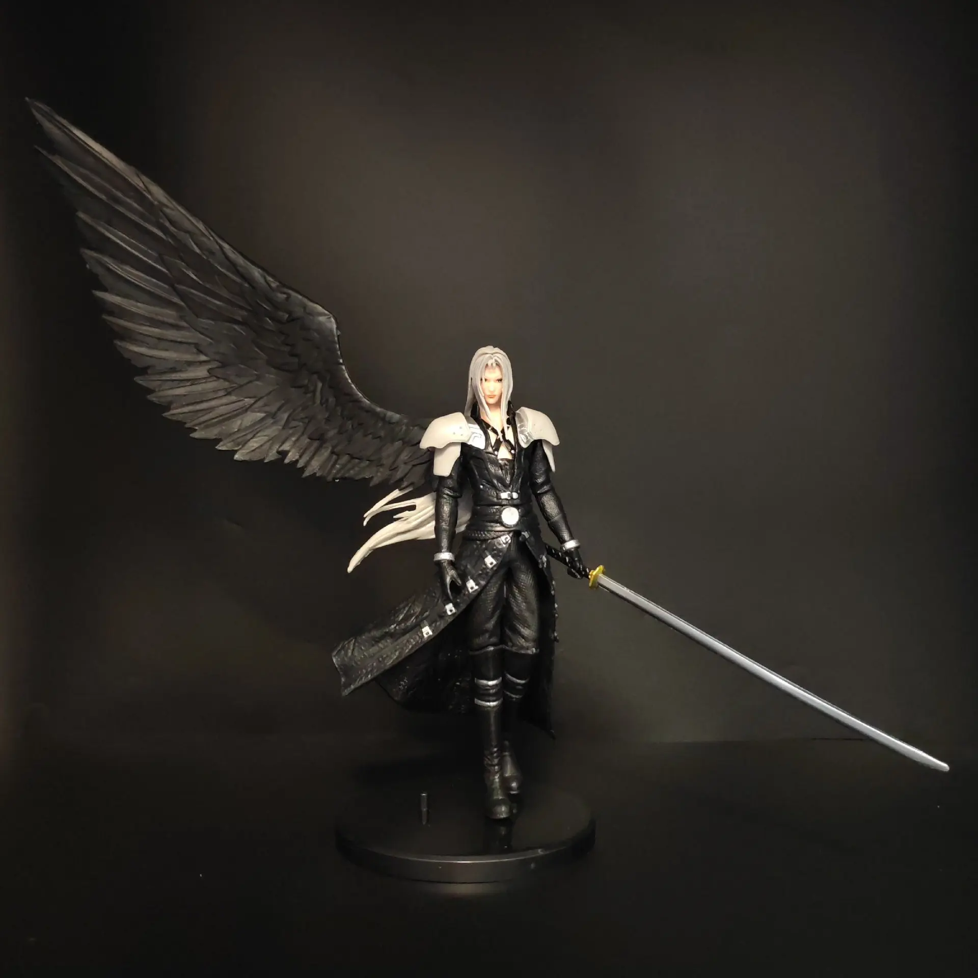 Final Fantasy Sephiroth Angel Model Figure, Collectible Handmade Statue Figurines, Unique Game Merchandise, Perfect Gift for Fans, Collectible PVC Figure