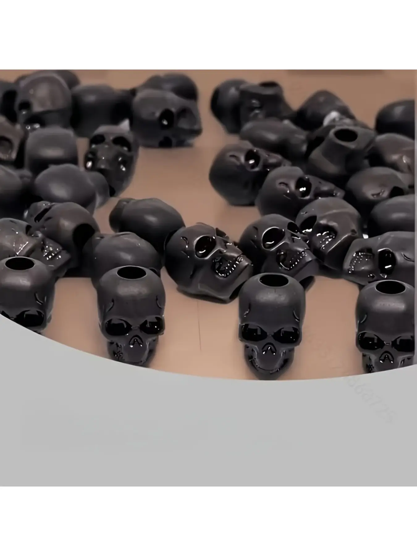 Large Hole Acrylic Skull Beads - 4.8mm big hole design, perfect for DIY phone charms, bracelets, and keychains | Wholesale skull beads, ideal for gothic crafts and phone accessories | Great choice for Halloween and Valentine's Day gifts