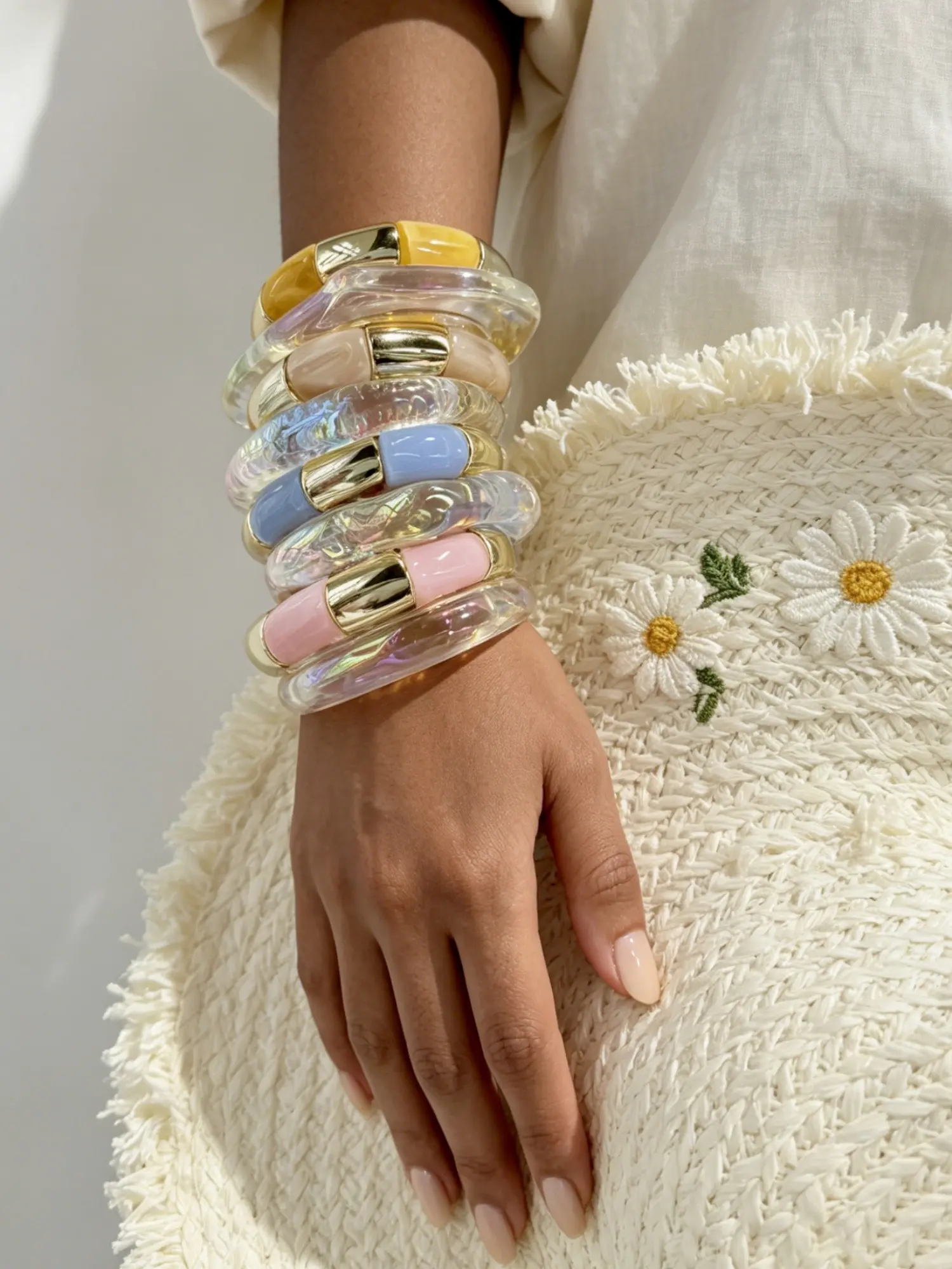 8 Pcs Women's Fashion Bracelets, Chunky Transparent Blue Resin Acrylic Cuff, Stacking Bangles, Casual All Seasons Jewelry Set