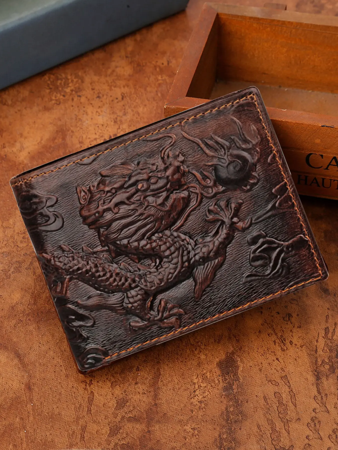 Rfid Vintage 3D Dragon Leather Men's Short Wallet, Stylish Rfid Protection, Durable Genuine Leather, Perfect for Everyday Use