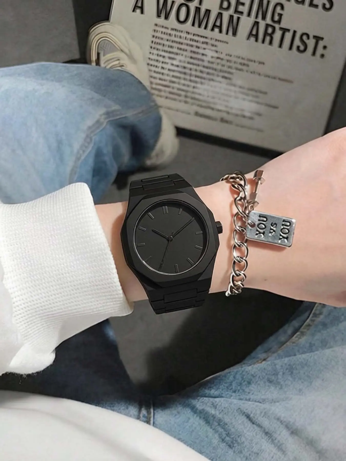 2-piece set of quartz watches for men and women, featuring a skin-friendly feel, suitable for sports and casual wear, designed for Southeast Asian and Middle Eastern men