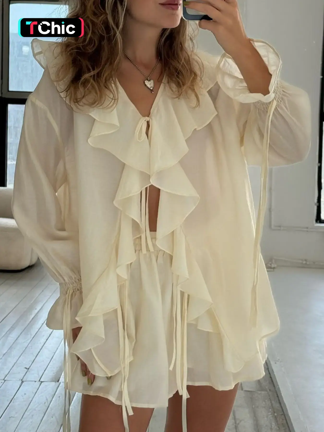 Women's Solid Ruffle Trim Loose Baggy Blouse & Shorts Two-Piece Set, Bohemian Attire Casual Long Sleeve Top & Shorts for Daily Wear, Ladies Two-piece Outfits for Summer
