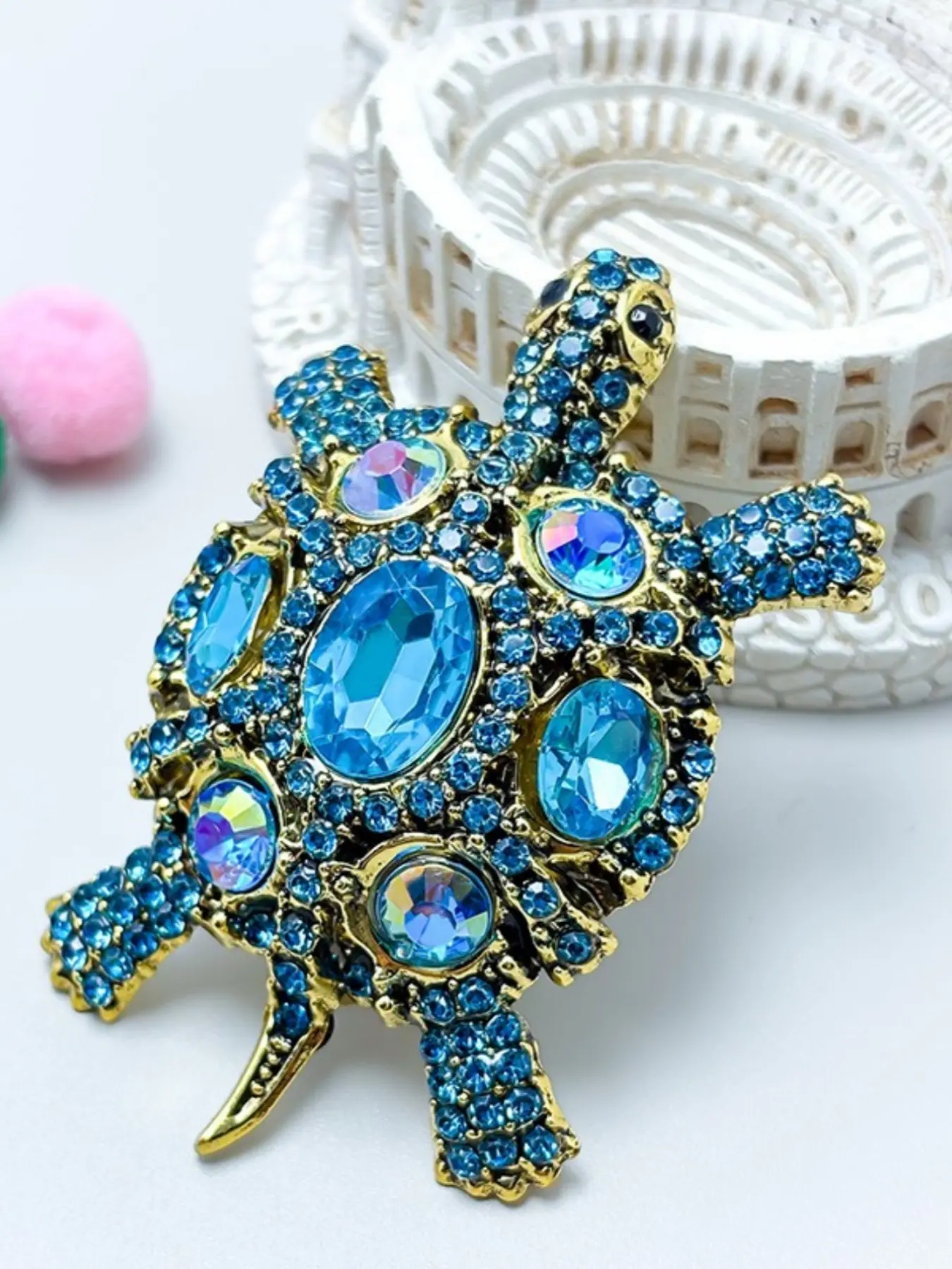 Boho Summer Vacation Pin, Unique High-End Turtle Brooch, Alloy Brooch Pin, Colorful Feng Shui Design, Lightweight Luxury Fashion Accessory