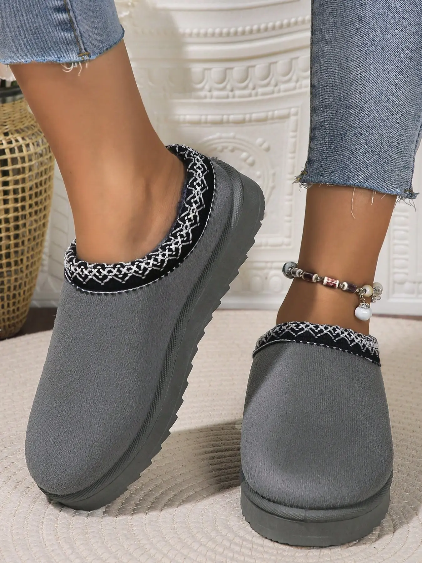 2026 Women’s New Collection: Black, Brown, Khaki, Gray, Ethnic Embroidered Fleece Slippers, Lazy One-Step Cotton Shoes, Black Home Fleece Slippers, Thick-Soled Slip-Resistant Headband Slippers, Warm Winter/Fall Home/Outdoor Dual-Use Slippers.