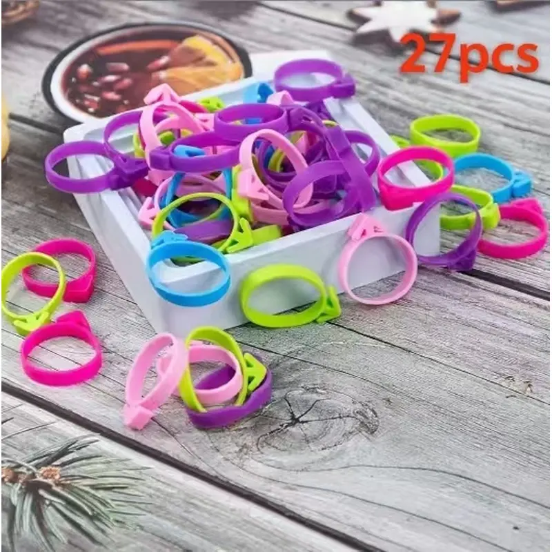 27pcs easy-to-clean silicone decorating bag can be washed by dishwasher, cake decorating tools, convenient hanging rings and decorating nozzles, simple cake decorating baking accessories (random colors).