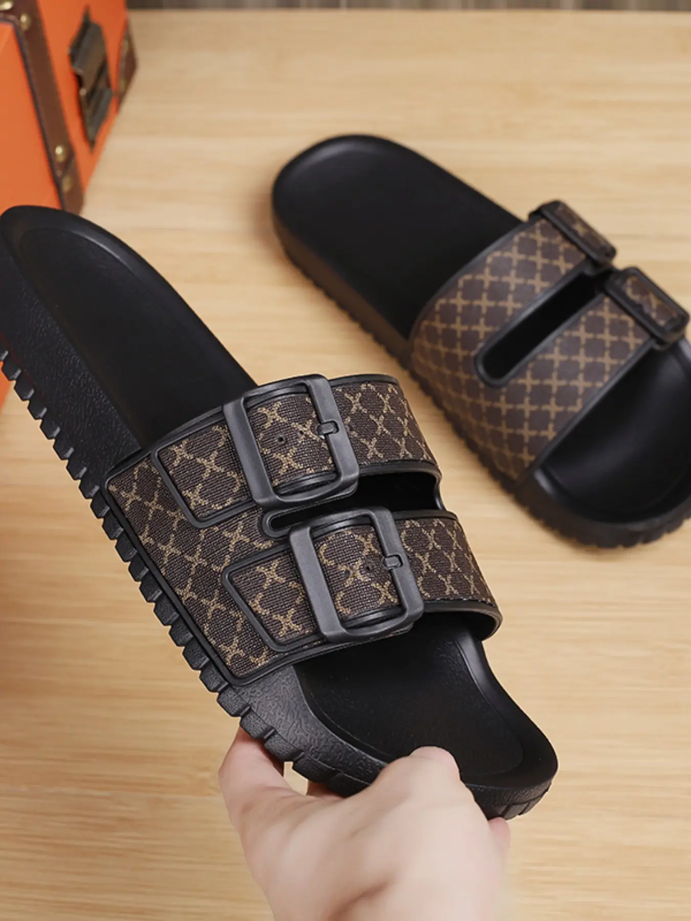 Men's Adjustable Buckle Slide Sandals, Retro Grid Print Strap, Non-Slip Thick Eva Sole, Summer Outdoor Casual Slippers Footwear, Soft Sandals