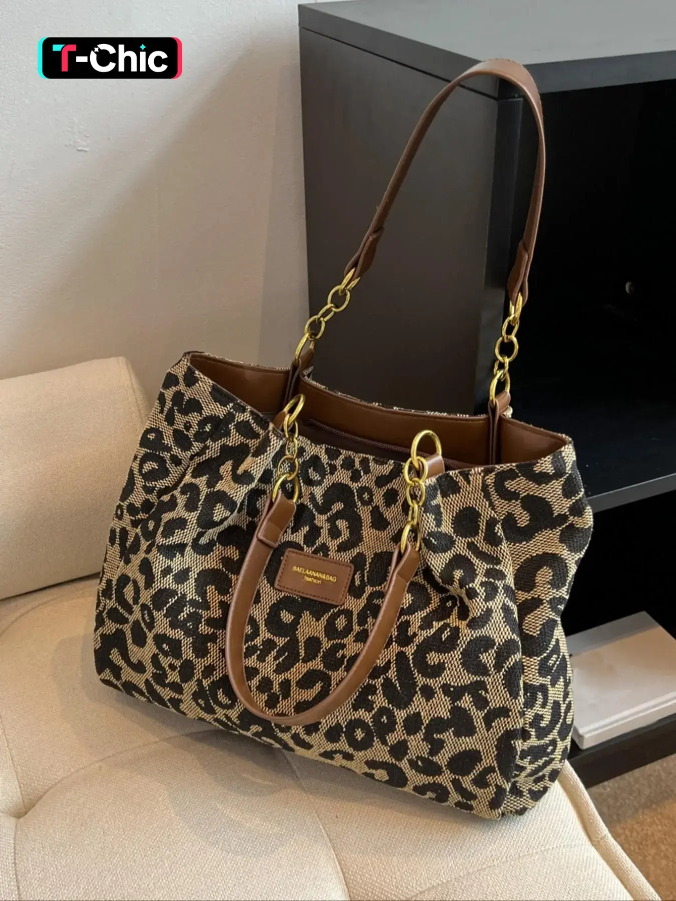 Fashionable Street Style Leopard Print Tote Bag, Large Capacity Retro Shoulder Bag with Chain Strap, Fits Tablets, Documents and Personal Items
