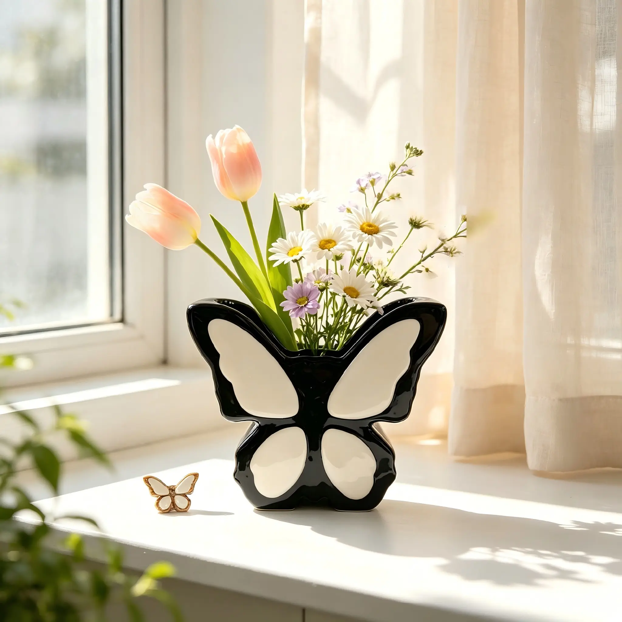 and Butterfly Ceramic Vase, Unique Artistic Flower Arranger, Modern Desktop Decor, Home Decor Vase, High-End Gift for Bedroom and Living Room
