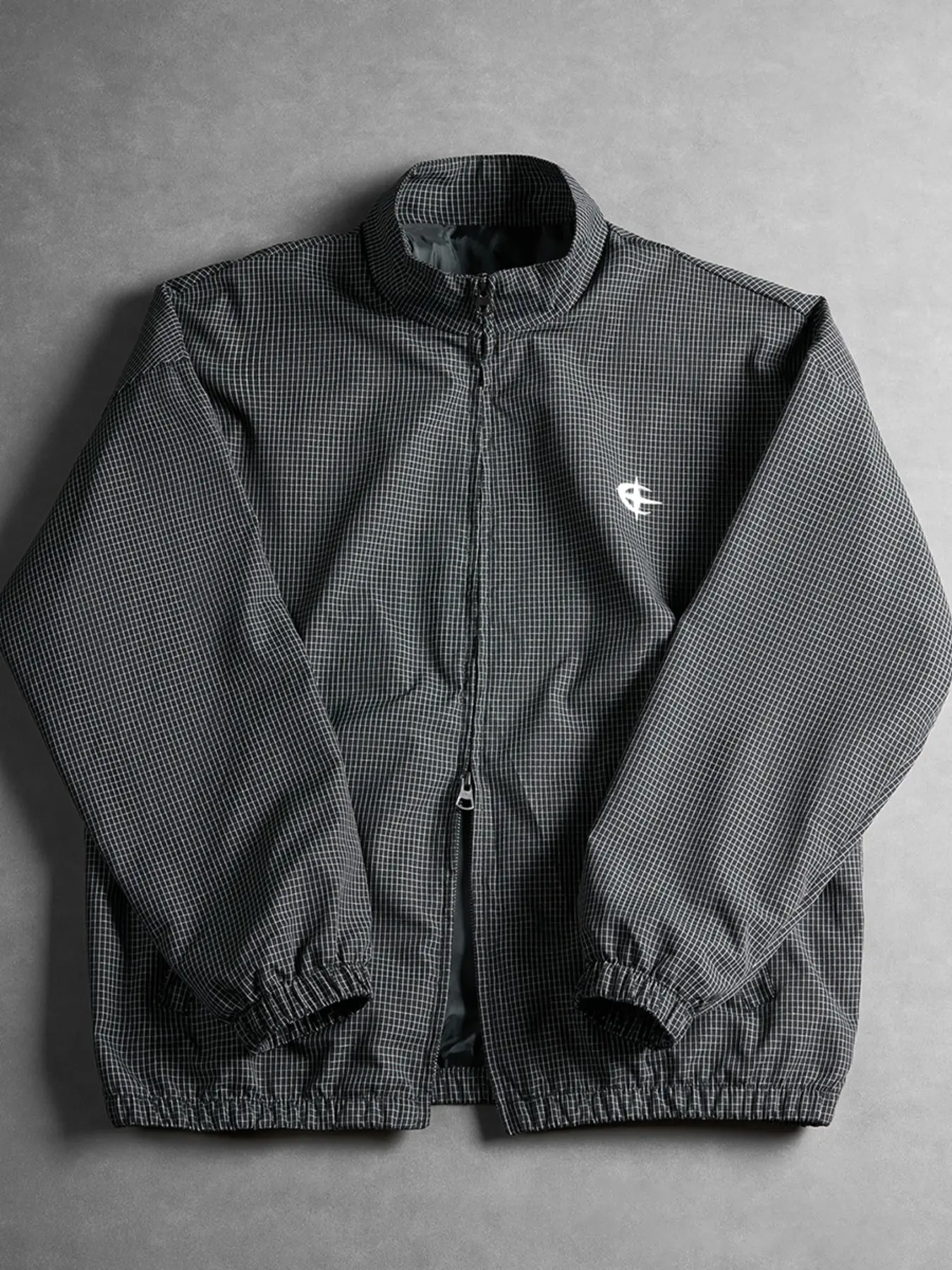 Men's Black Tiny Grid Stand Collar Windbreaker Full Zip Loose Light Jacket Minimal Embroidery Coat For Office Spring Autumn Daily Commute