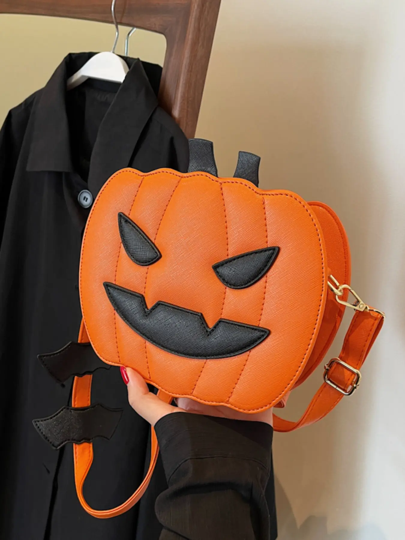 Halloween Pumpkin Crossbody Bag, Classic Ghost Face Design with Bat Charm, Block, Compact and Portable, Perfect for Daily Wear and Festive Outings