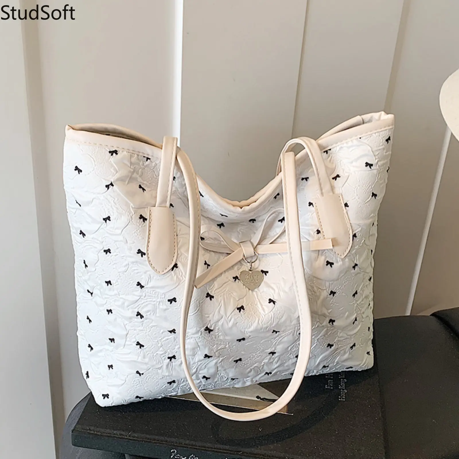 White Tote Bag Quilted Bow Embroidered Large Shoulder Purse Korean Ins Puffer Handbag with Heart Charm Coquette Style School Travel,back to school,back to school haul
