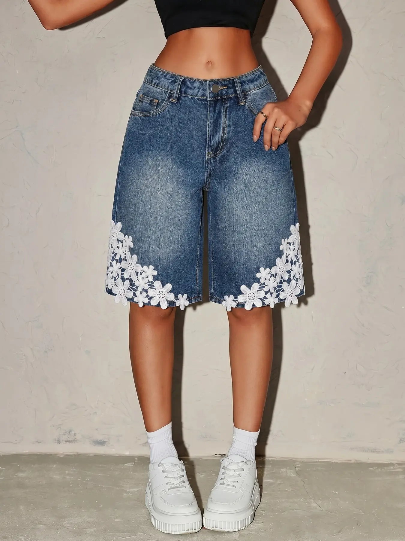 Girls Denim Shorts with floral lace embroidery 13-16 Years Old Kids Loose Baggy Half Pants Teenager Vintage Acid Wash Jean Shorts Children Streetwear Hip Hop Wide Leg Bottoms 2026 Summer