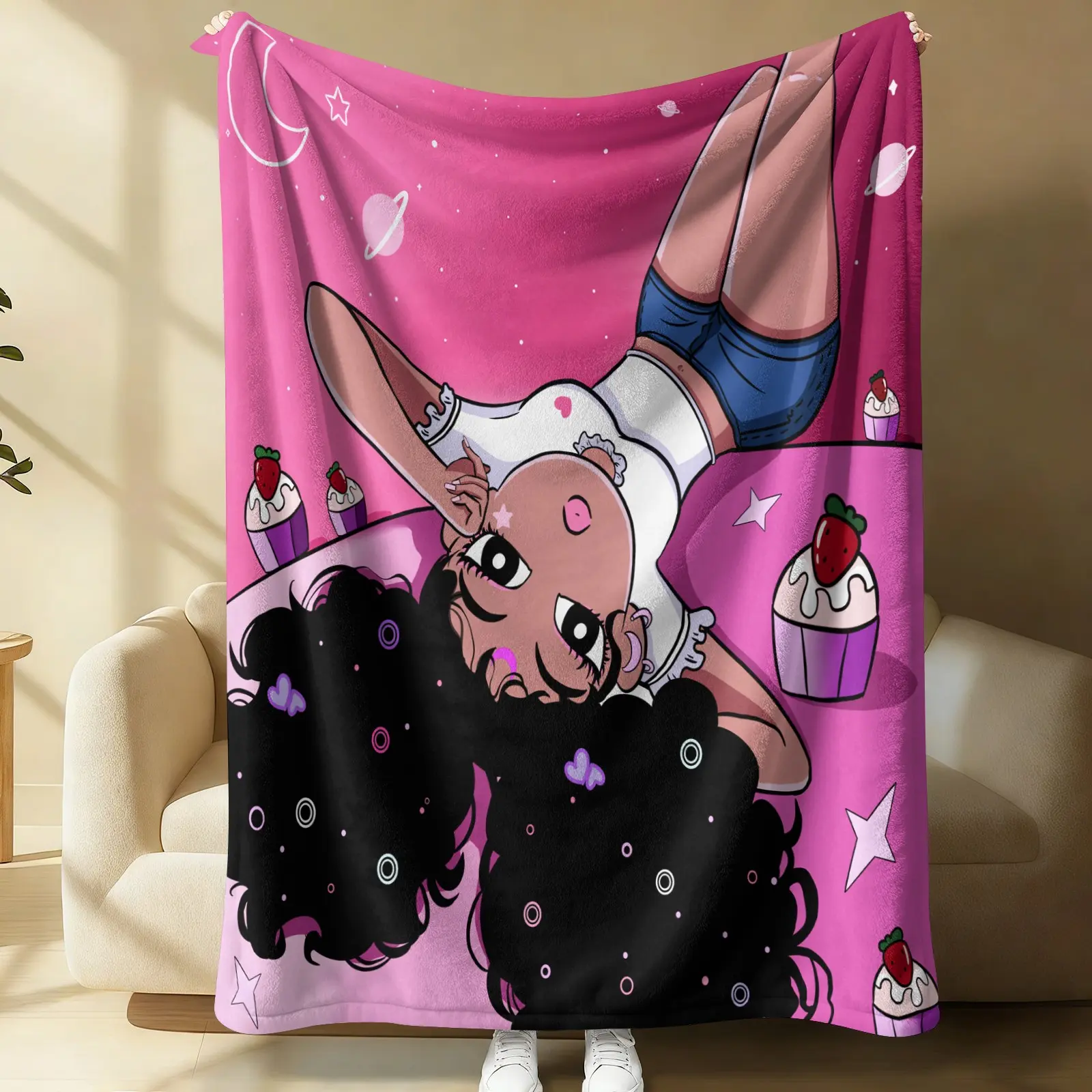 Bright Pink Starry Sky Cartoon Curly Afro Black Girl Fleece Blanket, Y2K Sweet Cool Kawaii Strawberry Cupcake Print, Lightweight Soft Coral Velvet Sofa & Bed Cover Blanket, Pill Resistant And Machine Washable Soft Furnishing For Teen Girls Bedrooms