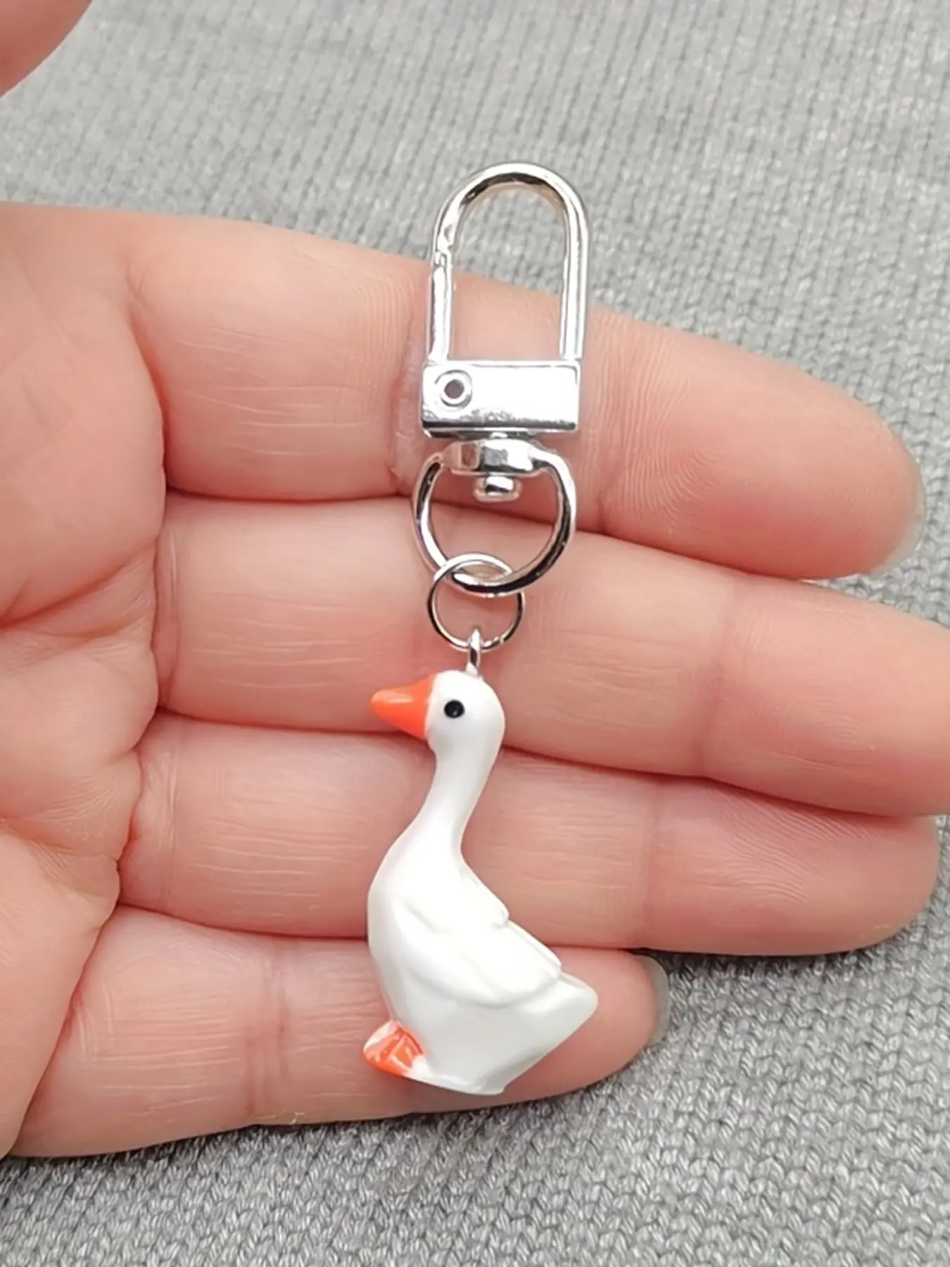 5/10pcs of Large White Goose Keychains, Made of Resin with Alloy Carabiners, Perfect for Hanging on Bags Or Cars, an Excellent Gift Choice