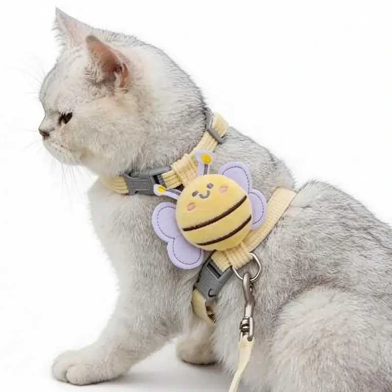 Cat Harness and Leash Set, Cute Bumblebee Polyester Costume, Lightweight Vest for Kittens and Small Dogs, Escape-Proof for Outdoors Walks and Training, 3D Bumblebee Plush Toy, Adjustable Fit
