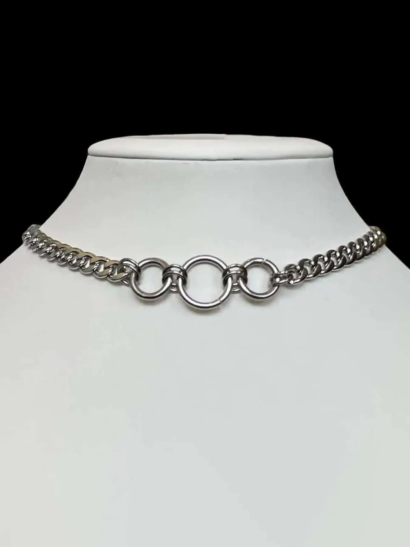 1 Piece Goth Stainless Steel Curb Chain Circle Choker Costume Jewelry Necklace for Women Grunge Alternative Collar Adjustable Length