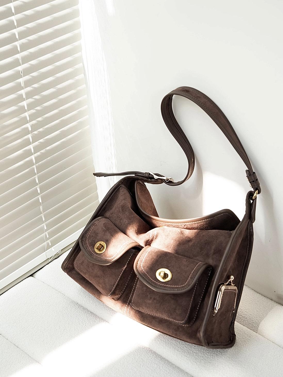 Women's Fashion Bag-Vintage Gold Plated Lock Multi-Pocket Single Shoulder Pillow Bag Retro Artistic Casual Wide Shoulder Strap Large haversack Bag Brown crossbody  bag