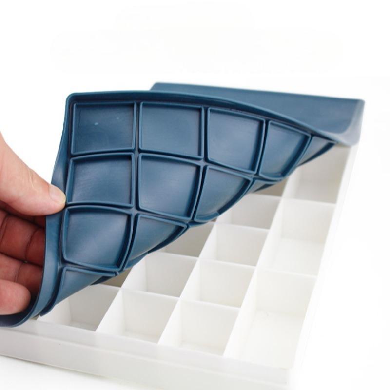 24 Grid Paint Palette Tray with Soft Lid, 1 Count Rectangle Plastic Leak Proof Watercolor Painting Palette, Travel Portable Storage and Organizer for Oil Paint