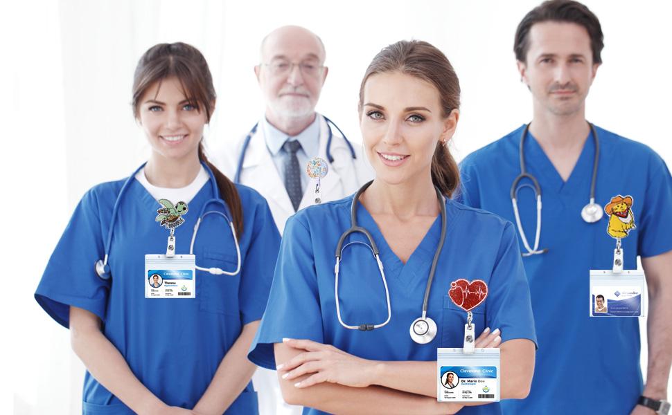 Interesting turtle-shaped nurse badge holder, a cute work badge clip with a retractable clamp, suitable for students, nurses, medical personnel, and teachers as an identification accessory, convenient and practical, and also makes a great gift