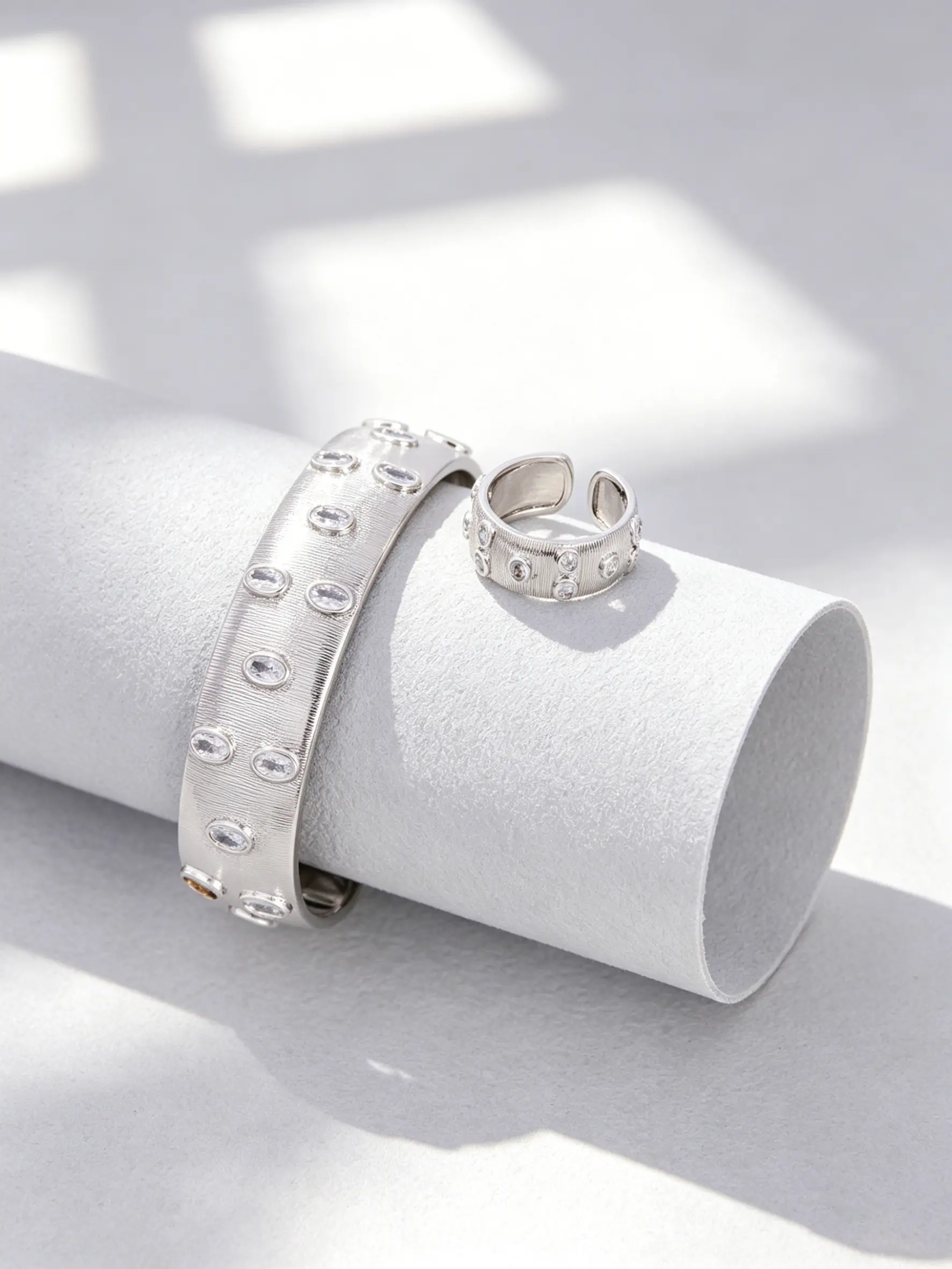 Elegant Oval Rhinestone Inlaid 2-Piece Bangle & Ring Set, Adjustable Design for Women, Perfect for Daily Wear & Festivals