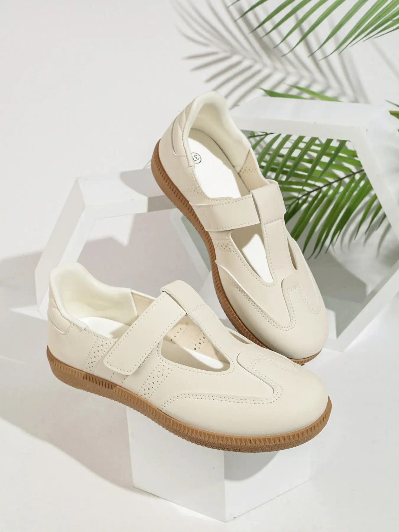 Women's Hollow Out Mary Jane Sneakers, Breathable Perforated Casual Flat Shoes, Velcro Retro Summer Shoes, Soft PU Leather, Comfortable Daily Wear