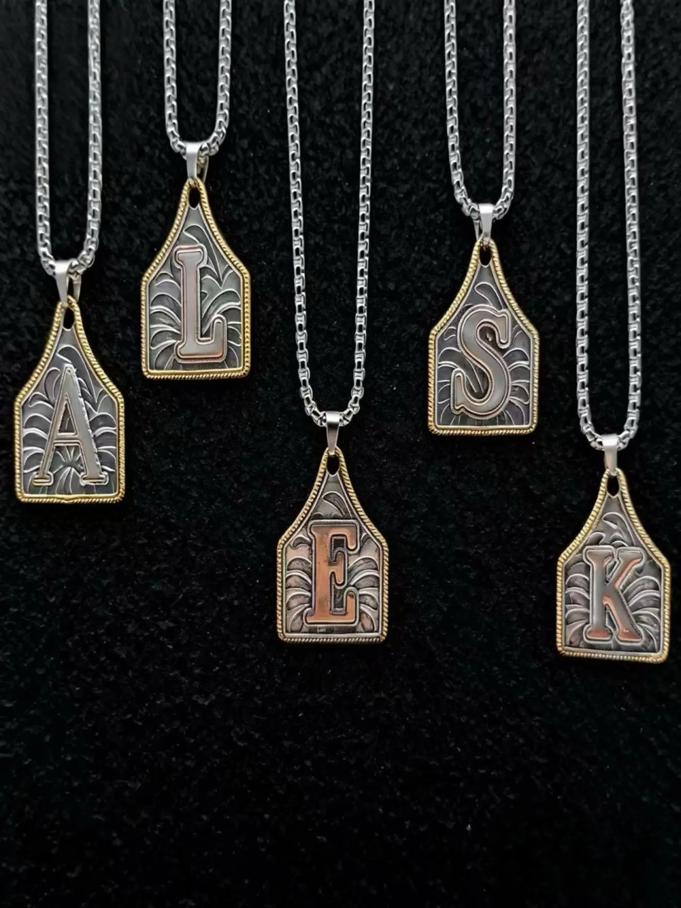 New Arrival Denim Style 26 Letter Necklace Pendant, Trendy Cow Brand Cowtag Initial Necklace Jewelry, Cowgirl Necklace, Perfect for Fashionistas, Available Now