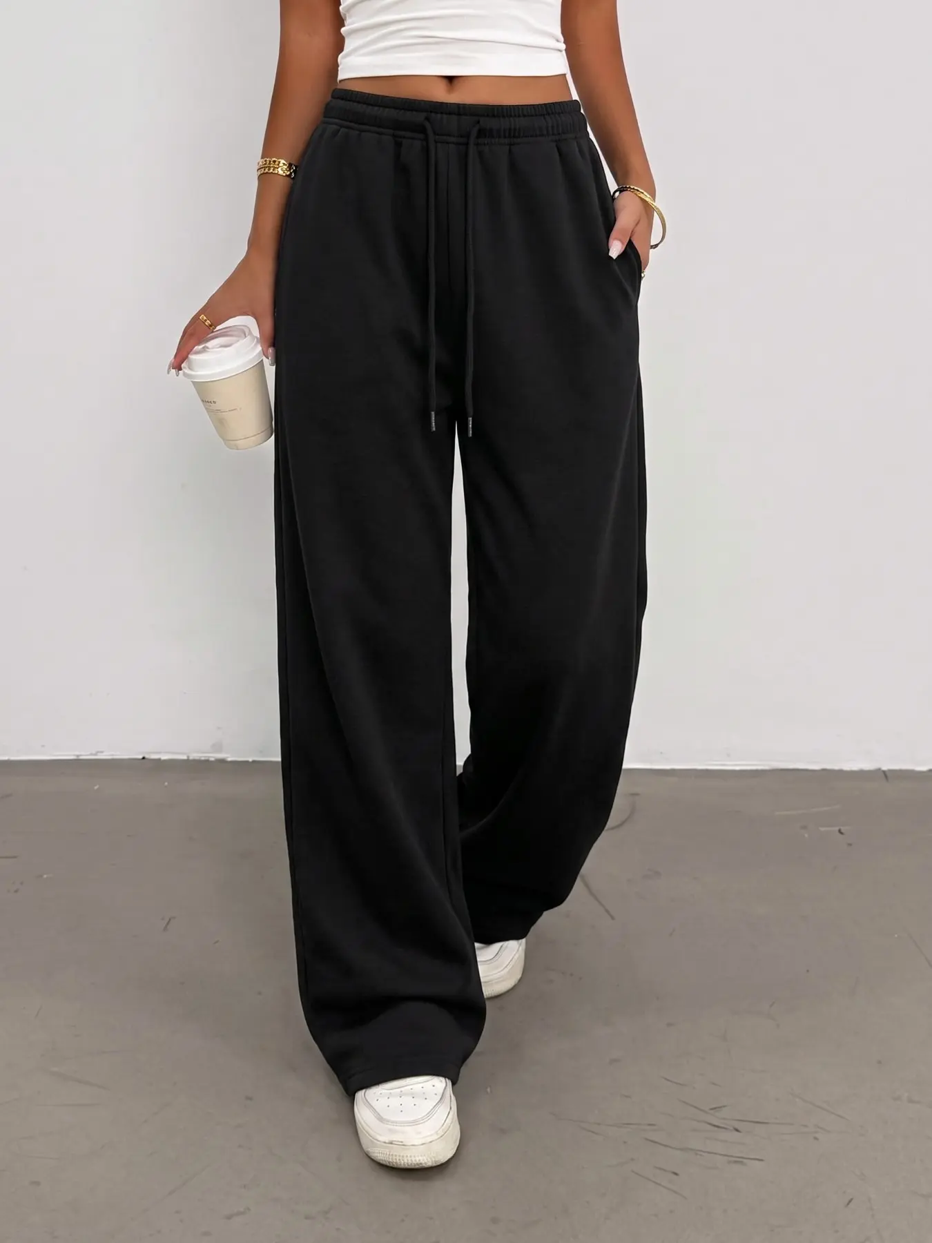 Women's Black Drawstring Elastic Waist Wide Leg Sweatpants, Loose Relaxed‑Fit Casual Trousers With Side Pockets, Y2K Streetwear Loungewear Bottoms, Soft Comfy Pants for Daily Outing Walking Shopping Vacation Street Casual Outfits, Trendy Versatile Women F