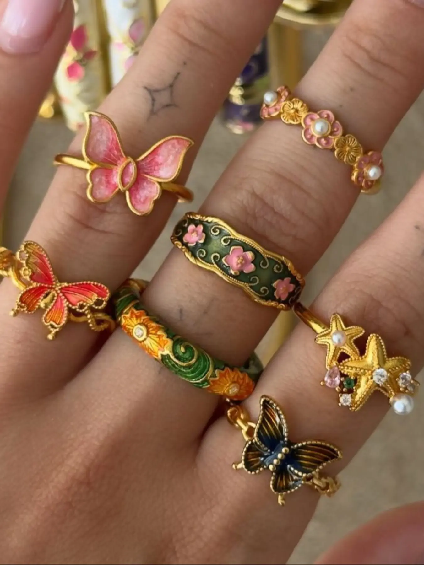 7-Piece Set Vintage Floral Butterfly Rings, High-Temperature Enamel Relief Band, Daily Wear & Travel Jewelry for Women, Stackable Rings Set