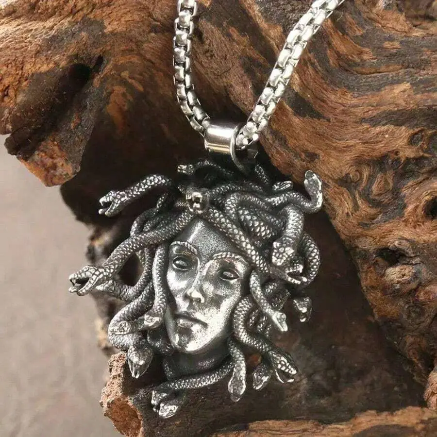 1pc Titanium Steel Medusa Head Chain Necklace - Gothic Look Adult Male Costume Jewelry, Daily Accessory, Festive Gift for Home & Party Supplies