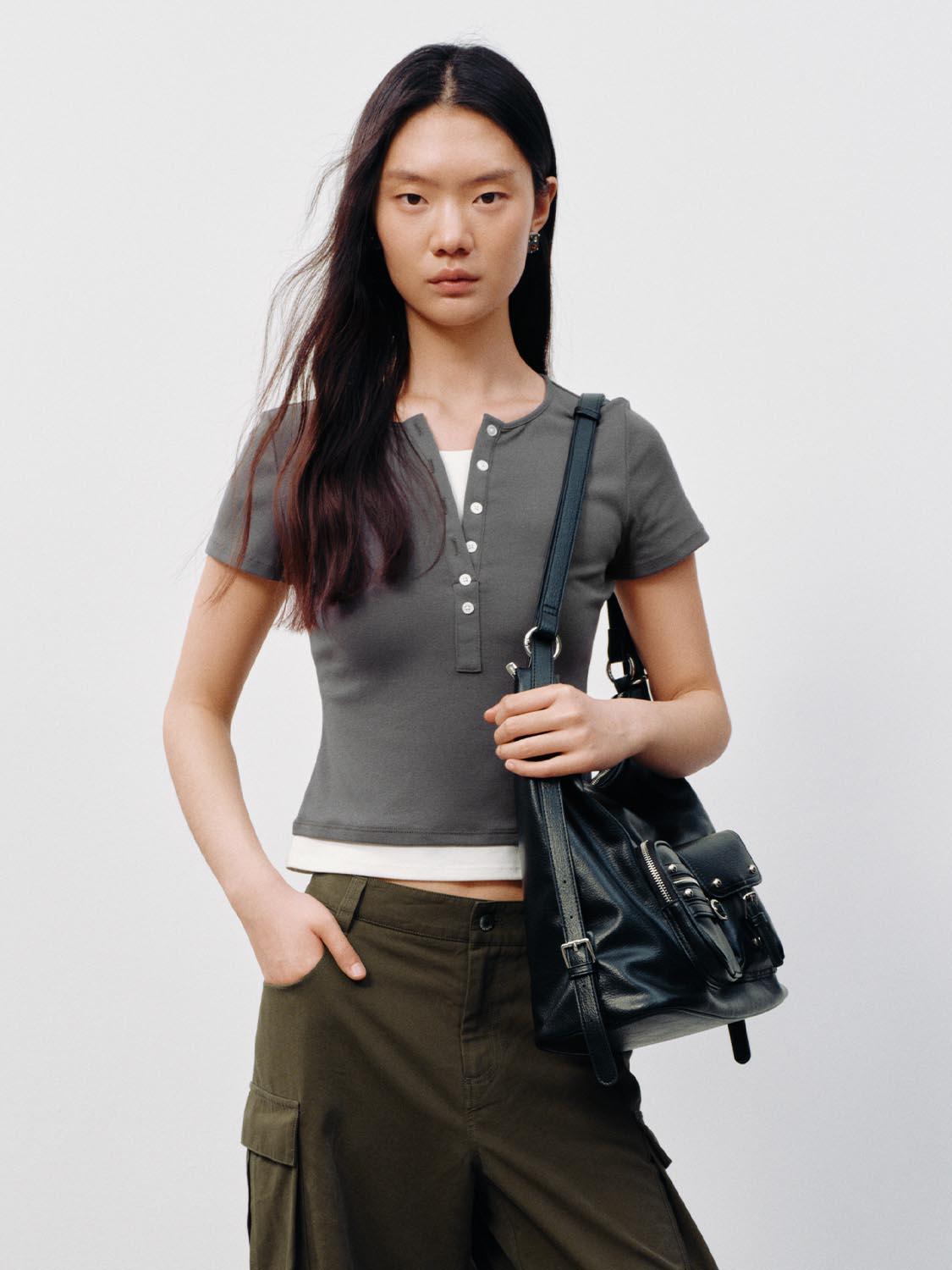 URBAN REVIVO 2026 Summer Women's Casual Color Block Henley Neck Fake Two-Piece Slim Fit T-Shirt UYY460131