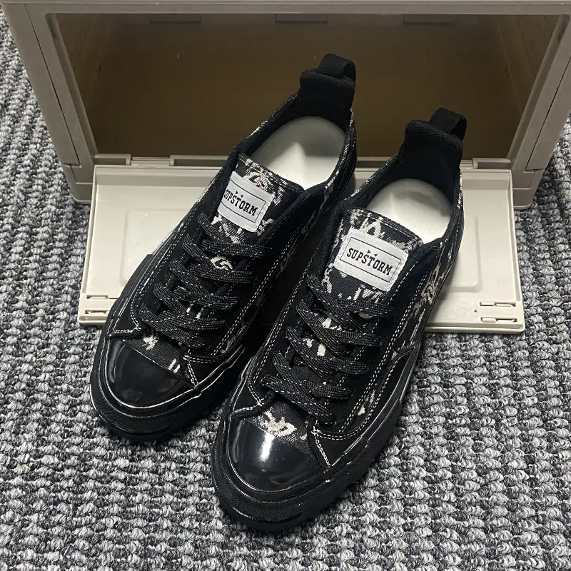 Black Vintage Abstract Print Canvas Platform Skate Sneakers Unisex, Black Thick Laces All Black Rubber Toe Gothic Street Low Top Casual Board Shoes